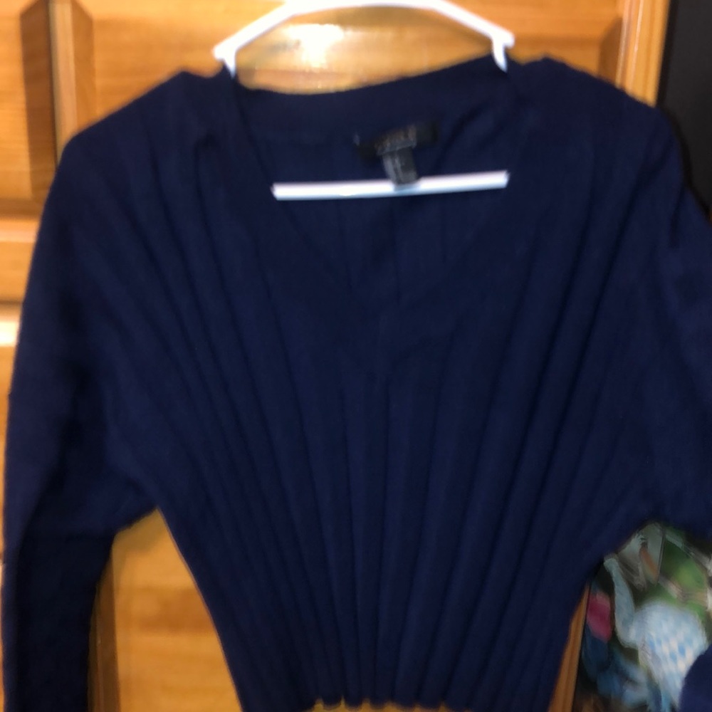 Cropped V-Cut forever 21 sweater